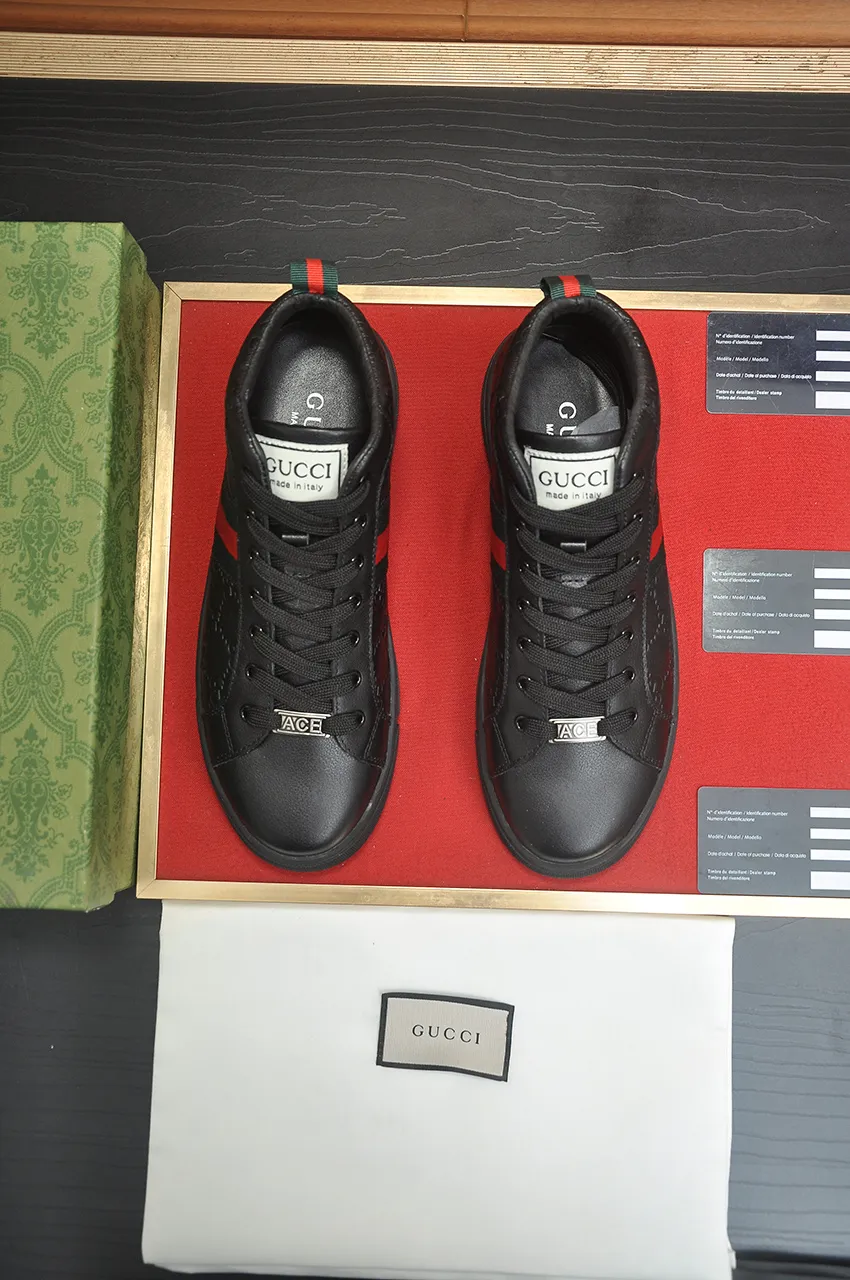 Men's shoes 💰480💶【GUCCI】1:1 men's sports shoes from the official website are now on the market. They are made of original silk cowhide + first-layer sheepskin lining, plus the original 1:1 comfortable outsole from the official website. Fashionable and versatile, super comfortable and breathable! Available in 2 colors: black, standard shoe size 38/45 (custom-made size 45 is non-refundable)